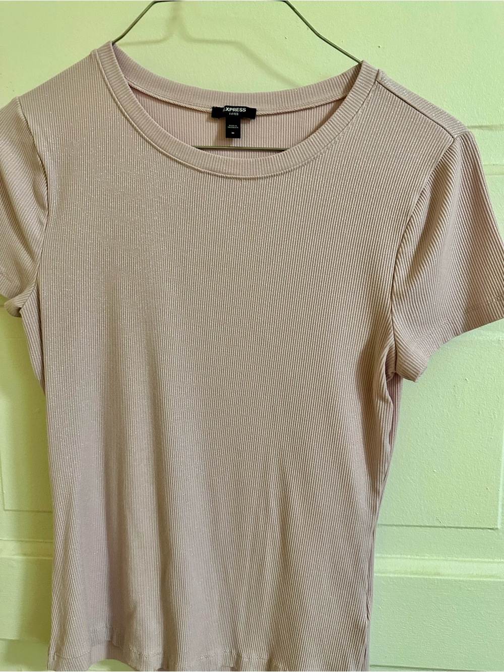 Express Ribbed Short-Sleeve Tee in Blush Pink